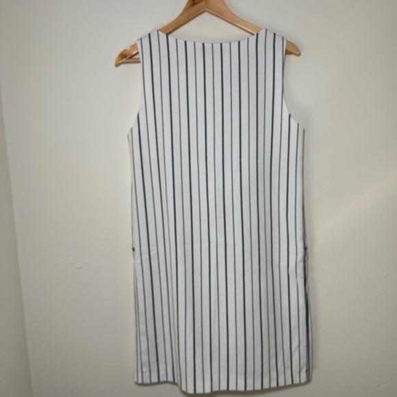 Zara Basic Dress Women's MD White Blue Striped Sleeveless Shift Classic Preppy - Picture 5 of 5